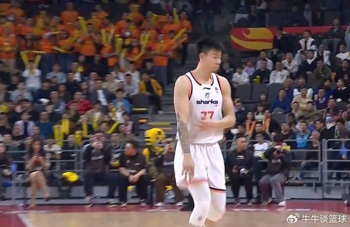 开云官网-硬仗证明自己！张镇麟对阵广东三节12中9轰22分新赛季最佳一战|上海|胡明轩|崔晓龙|杜润旺|篮板_新浪体育_新浪新闻