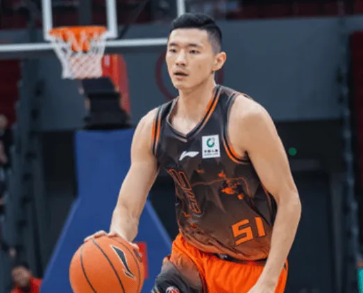 陈林坚全场投篮12中4、三分9中3得到12分2篮板